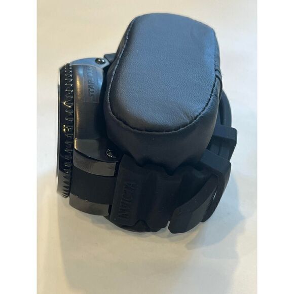 Invicta Men's Star Wars Darth Vader Watch NWT - Picture 6 of 7